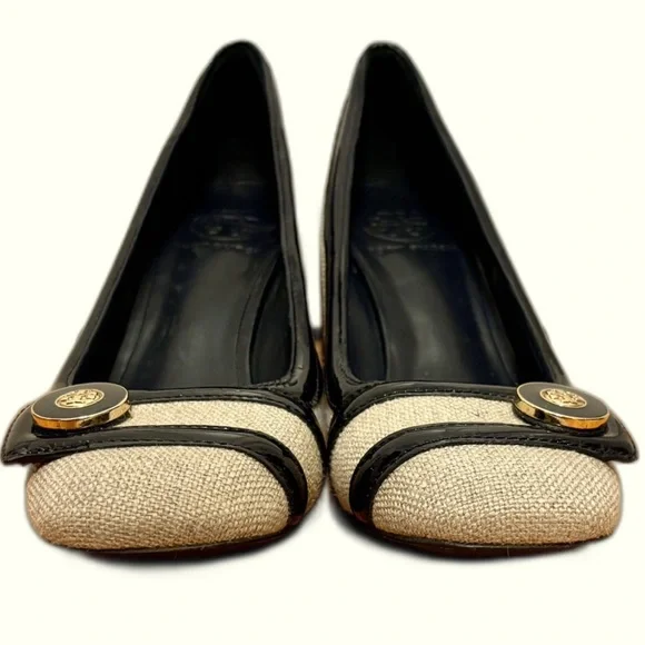 Tory Burch Beige & Black Trim Pumps with Red Block Heel - Picture 2 of 6